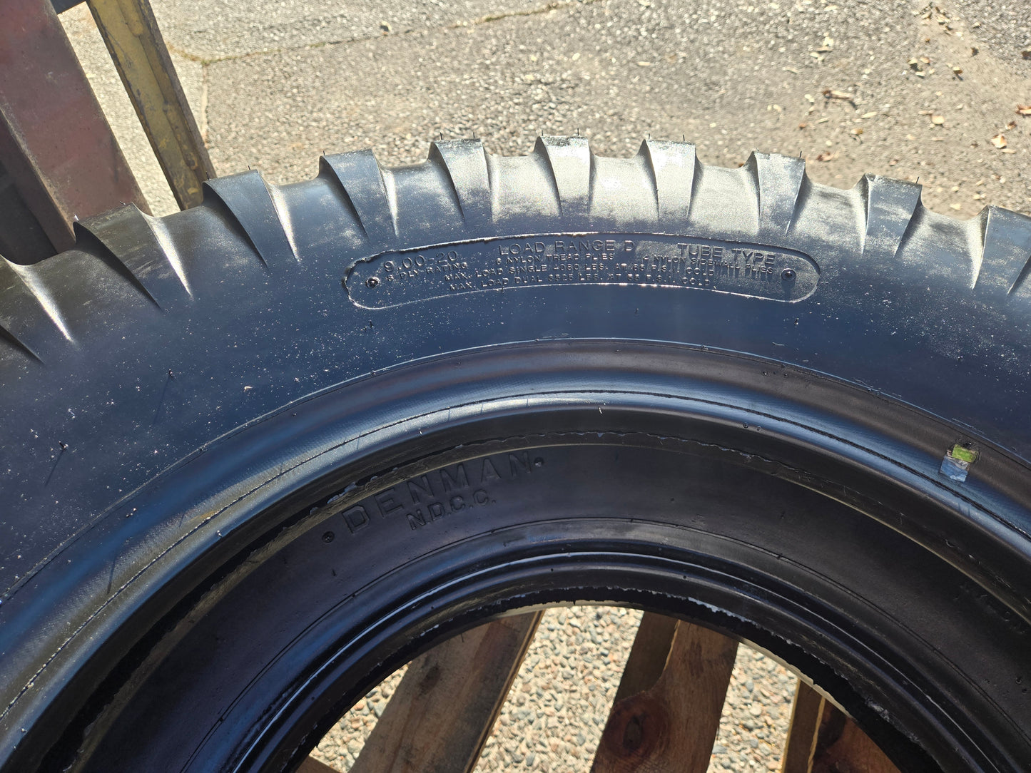NEW MILITARY M35A2 2.5 TON TRUCK TIRE DEUCE & HALF TIRE 373 9.00-20 100%+