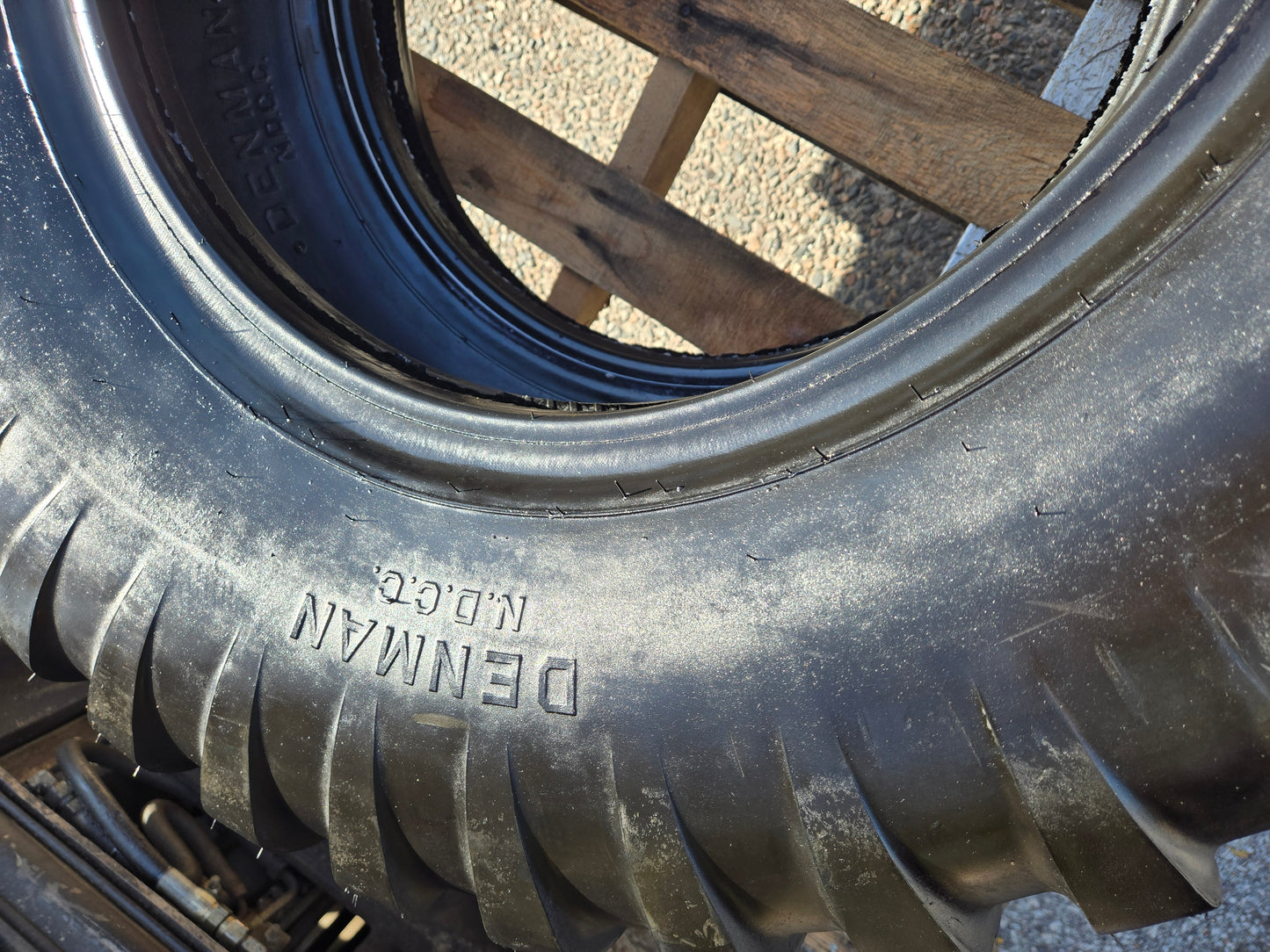 NEW MILITARY M35A2 2.5 TON TRUCK TIRE DEUCE & HALF TIRE 373 9.00-20 100%+