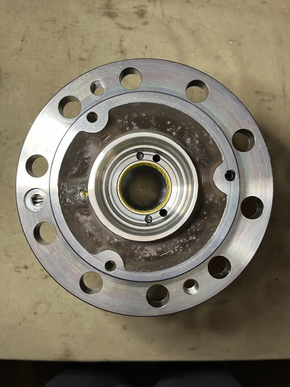 LIGHT ARMORED VEHICLE 10618665 DRIVING NONDRIVING WHEEL SPINDLE 2530-20-000-1040