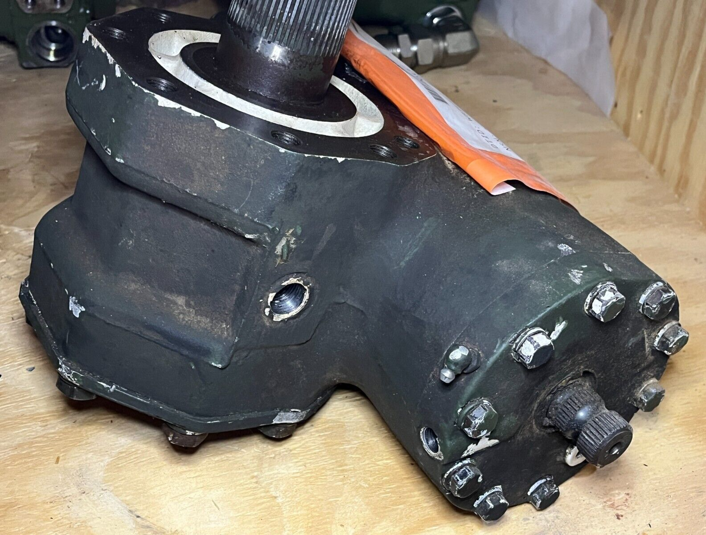 HEMTT TRUCK R.H. SHEPPARD 1323390 STEERING GEAR 492SBR4 7536814 2530-01-170-0748