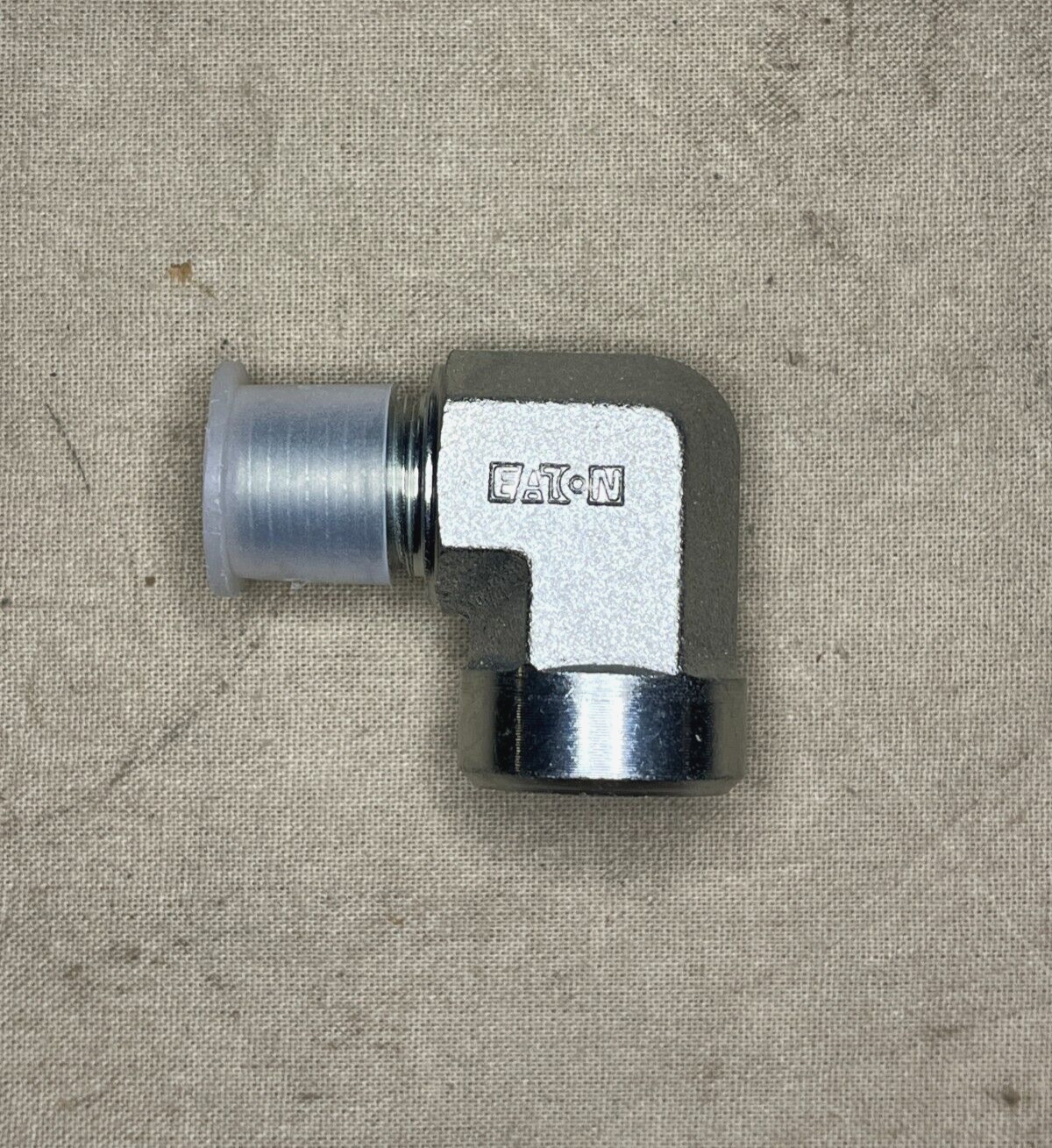 HEMTT AMPV TRUCK EATON 2089-4-4S STEEL PIPE ELBOW 1/4" 8169127 4730-00-035-8036