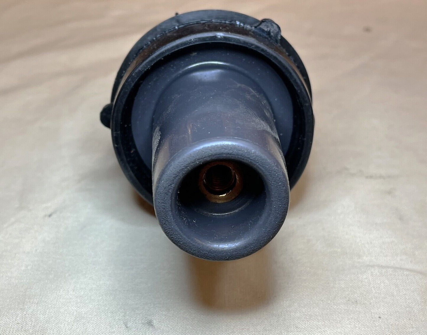 HUBBEL 1601-A4R LOADBREAK BUSHING INSERT 15KV 200A 1601-A4 5975-01-372-6934