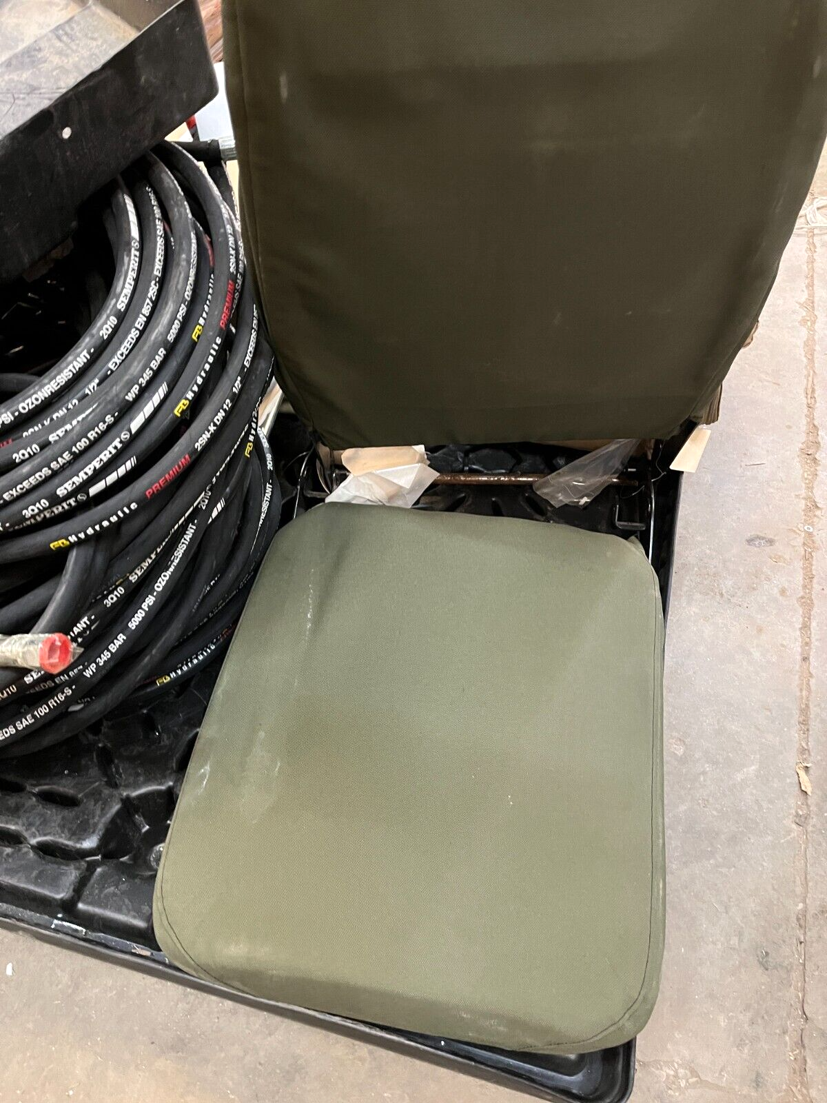 USGI ARMY MILITARY SURPLUS VEHICULAR SEAT 2540DSSEAT000 NOS USA