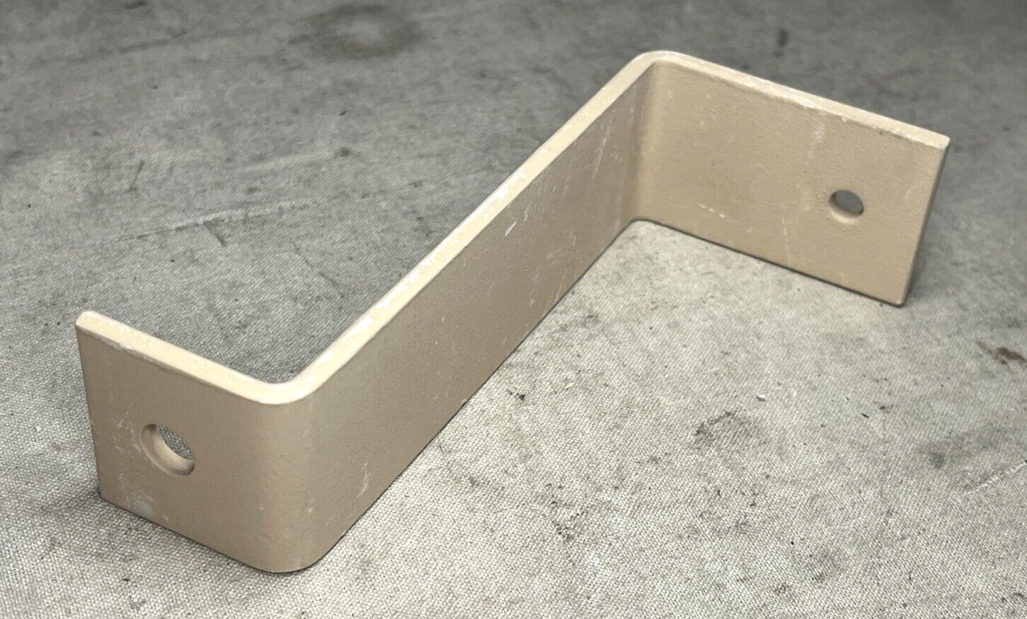 USGI MILITARY D1-36011D-2 ANGLE BRACKET 5340-01-570-3093 NOS