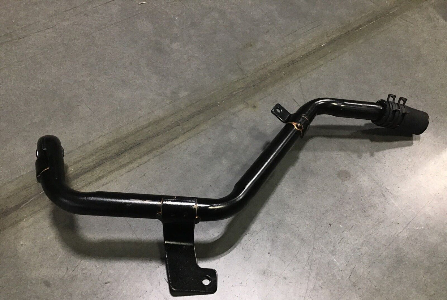 MRAP VARIANTS MAXXPRO TUBE ASY,BREATHER INLET,W/HOSE 1883198C93 4710-01-566-9223