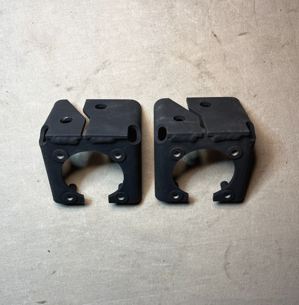 HMMWV HUMMER 12338633 DOUBLE ANGLE BRACKET WIRE HARNESS 5591820 5340-01-251-0754