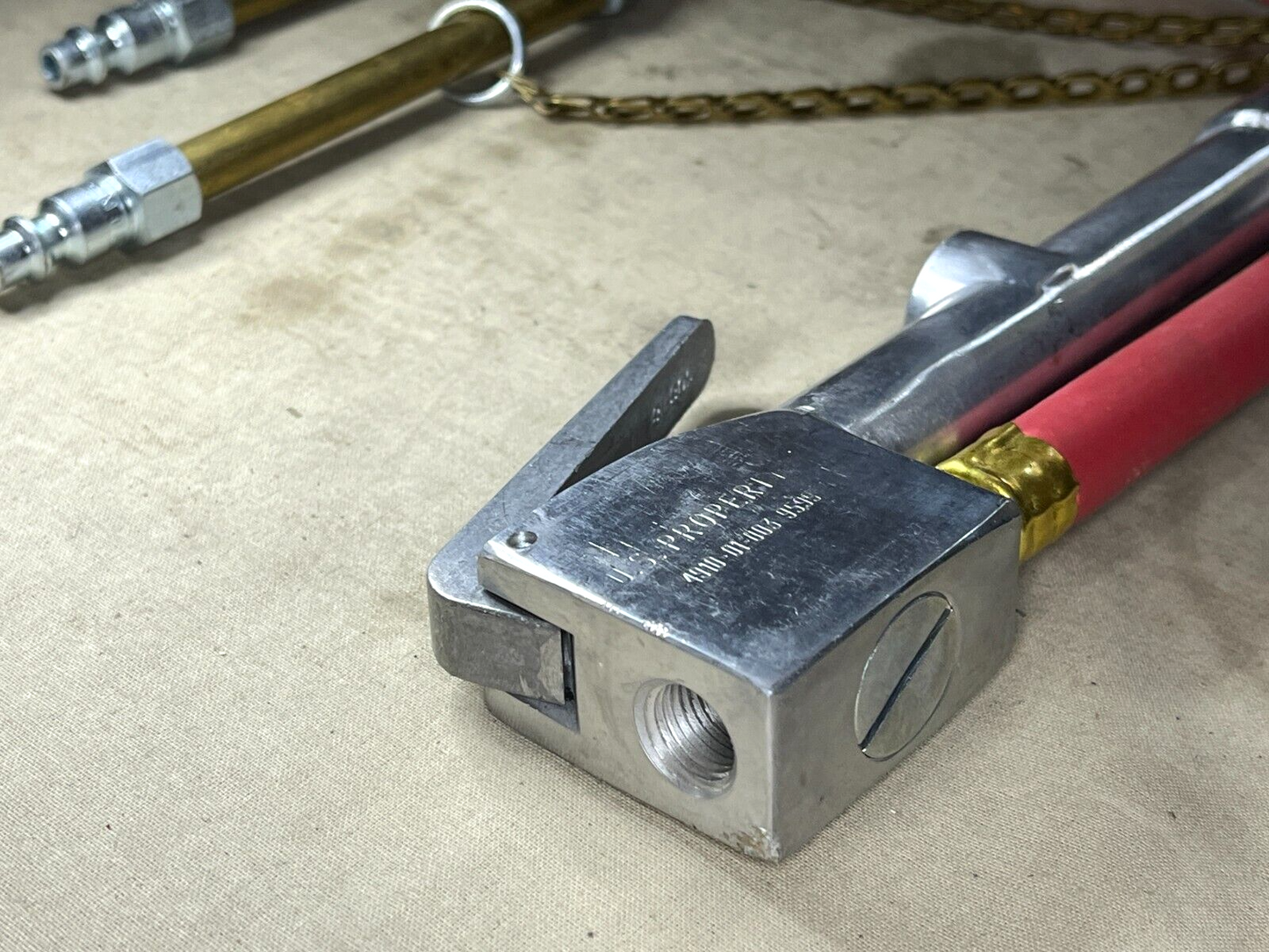 SURPLUS 61-J2-1506 SELF CONTAINED TIRE PRESSURE GAGE 1352190 4910-01-003-9599