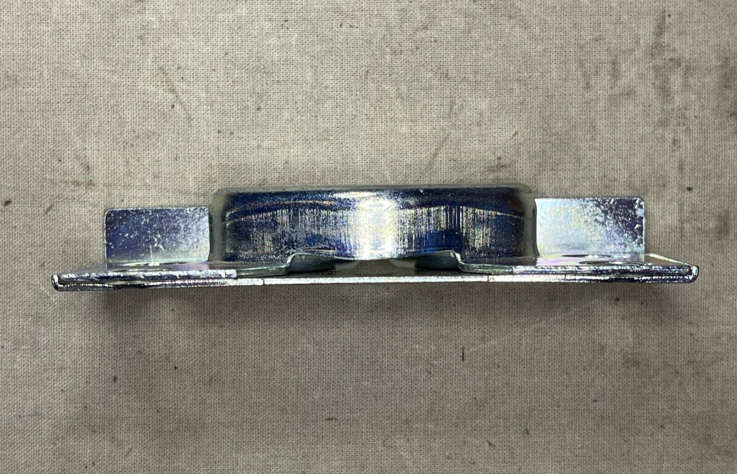 HEMTT OSHKOSH EE36224 7'' RIGHT SIDE DOOR BLACK DOVE TAIL 2510-00-116-0458 NOS