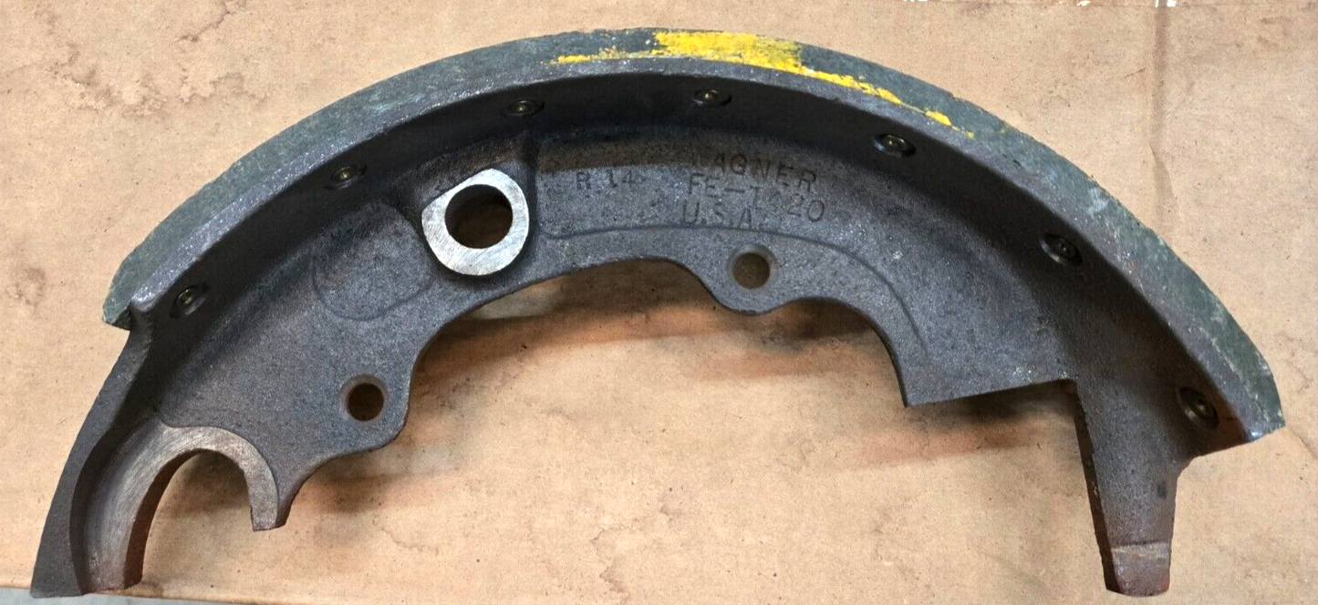 NAVISTAR JOHN DEERE WAGNER BRAKE SHOE FE-1420 103673 HAX 103673H