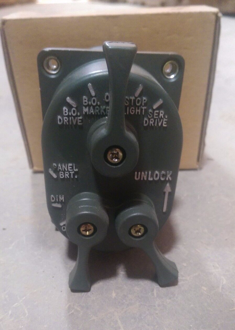 MILITARY HEAD LIGHT SWITCH MS51113-1 24V Green 5930-00-307-8856 M998 HUMVEE M925