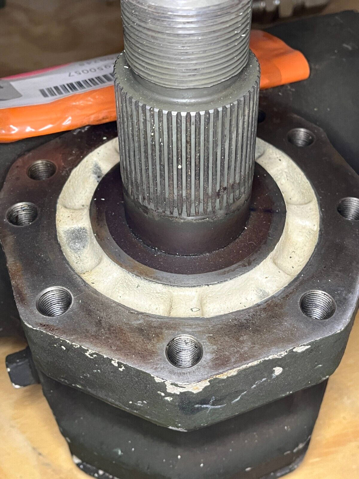 HEMTT TRUCK R.H. SHEPPARD 1323390 STEERING GEAR 492SBR4 7536814 2530-01-170-0748