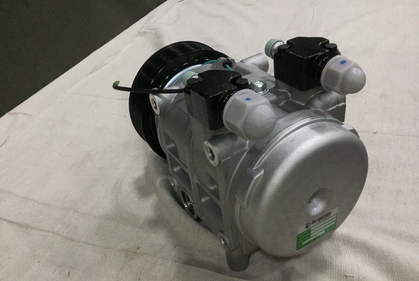 NEW MRAP-COUGAR COMPRESSOR UNIT TM31HD, REFRIGERATION 1411012 4130-01-541-1258