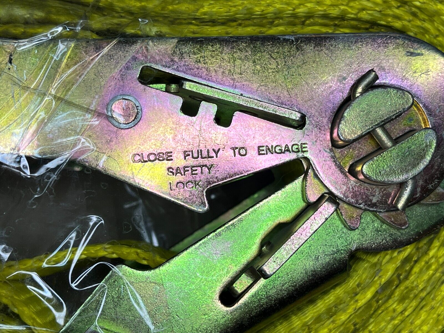 HEAVY DUTY TRUCK LOAD RATCHET TIE DOWN STRAP CLOSE FULLY TO ENGAGE SAFETY LOCK
