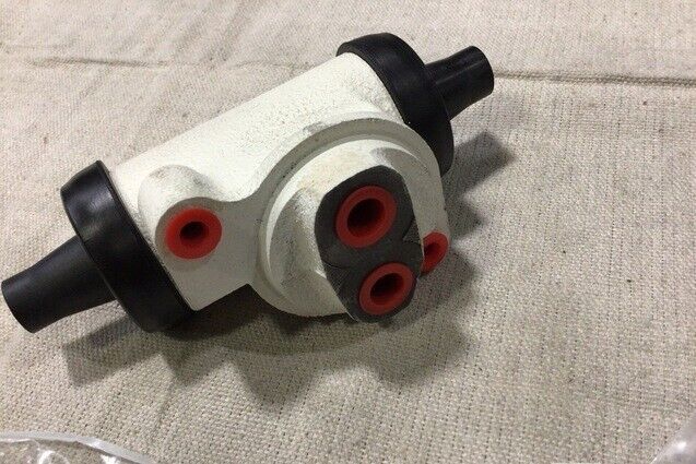 Military M211/M135 2285332 Hydraulic Brake Wheel cylinder 2530-00-741-2065