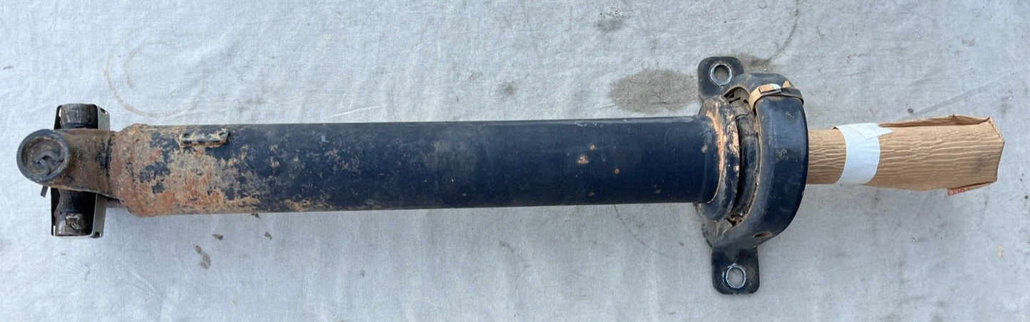 USED M998 HMMWV AM GENERAL PROPELLER SHAFT & U-JOINT 12342620-1 2520-01-423-5120