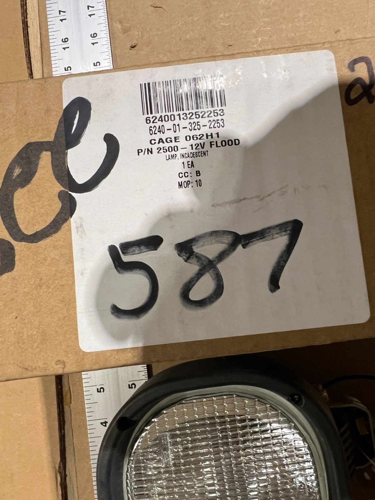 Lamp 2500-12V NSN 6240-01-325-2253 - photo 4