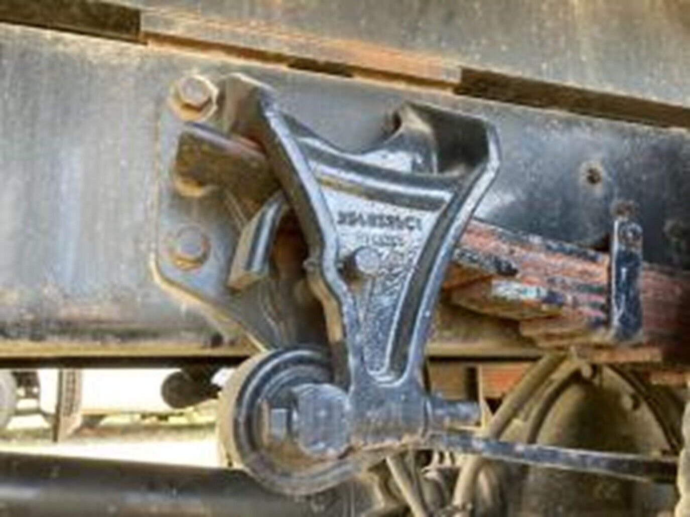 MRAP NAVISTAR DEFENSE 3534538C91 REAR LEAF SPRING ALIGNMENT CLIP 2510015640003