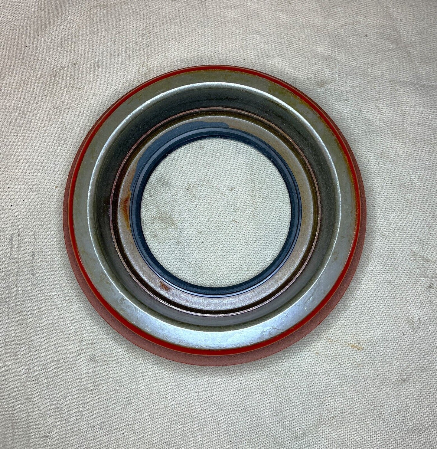 MILITARY TRUCK HEMTT M977, M978, AXLE PLAIN SEAL 2AT441 113517 5330-01-158-8169