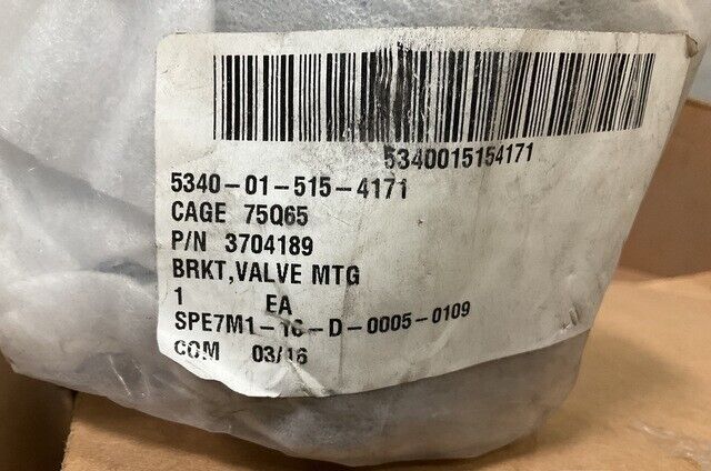 MTVR-2MK25, 2MK23 ANGLE BRACKET VALVE MOUNTING 3270410 3704189 5340-01-515-4171