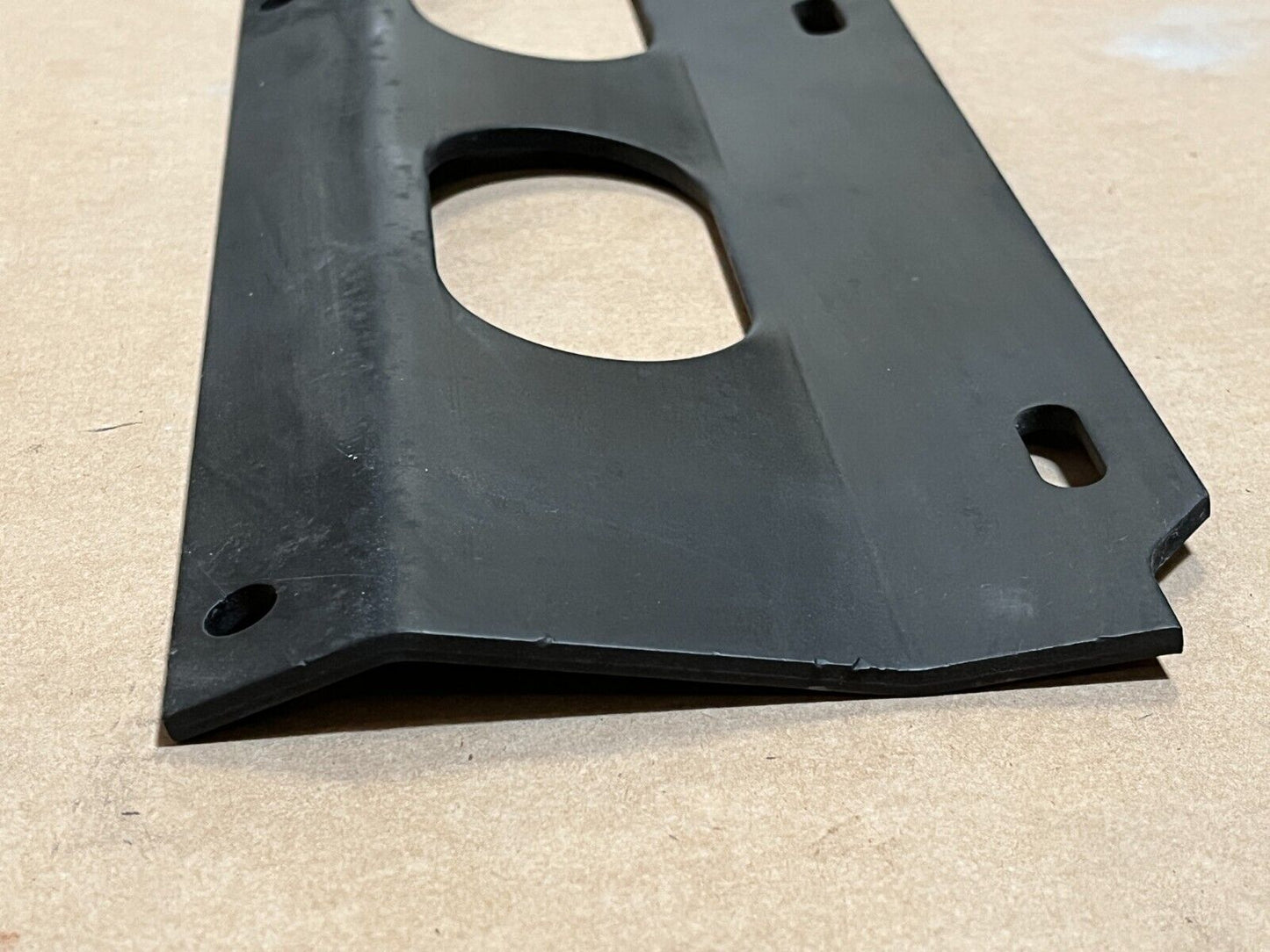 AM GENERAL HMMWV HUMMER SKID PLATE UNDERBODY BRACKET 12460414 5340-01-477-9397