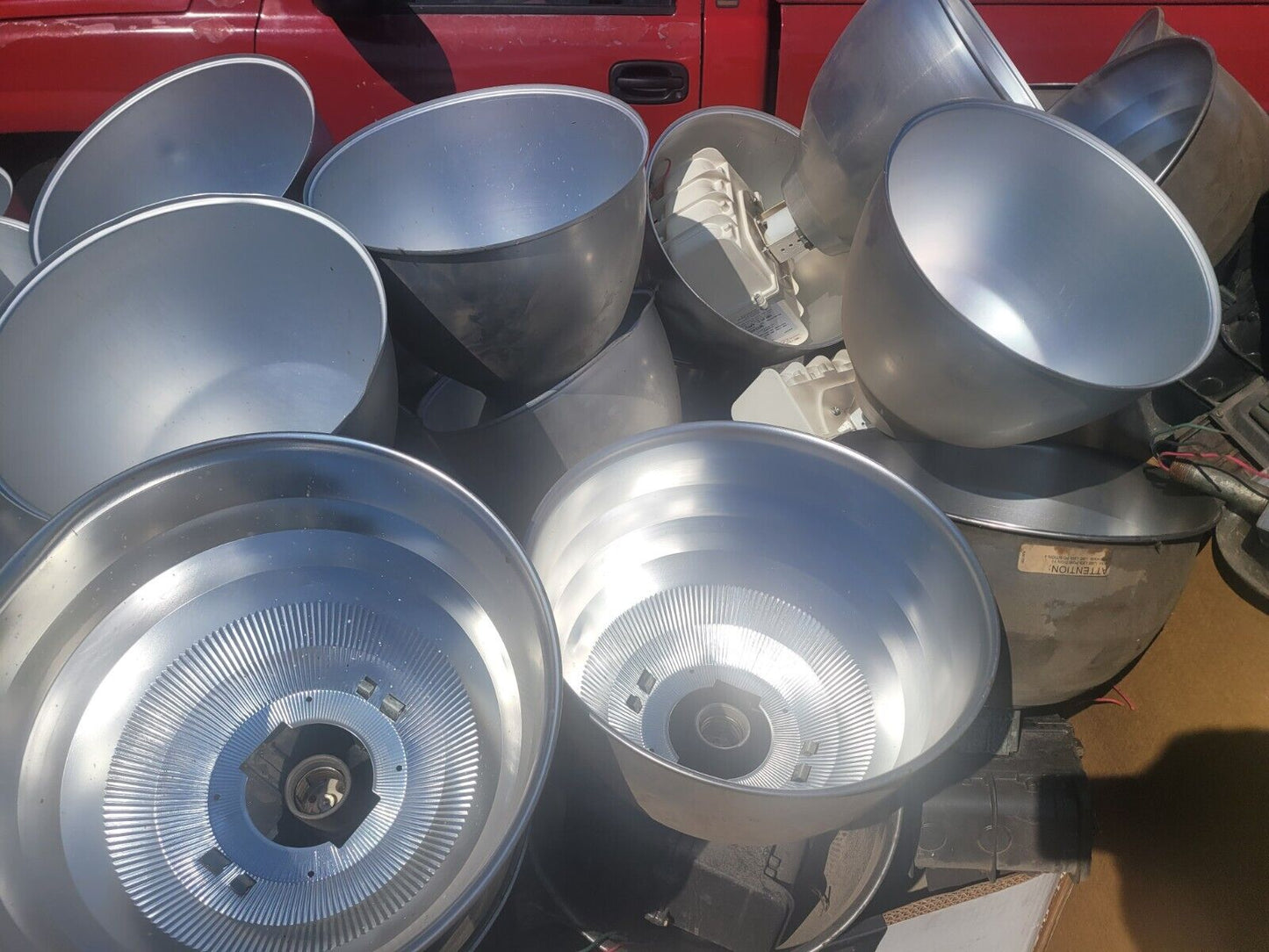 LOT OF 4 PALLETS 400W High Bay Metal Halide Lamp JM0440M X400 M-59 DAMP Lights