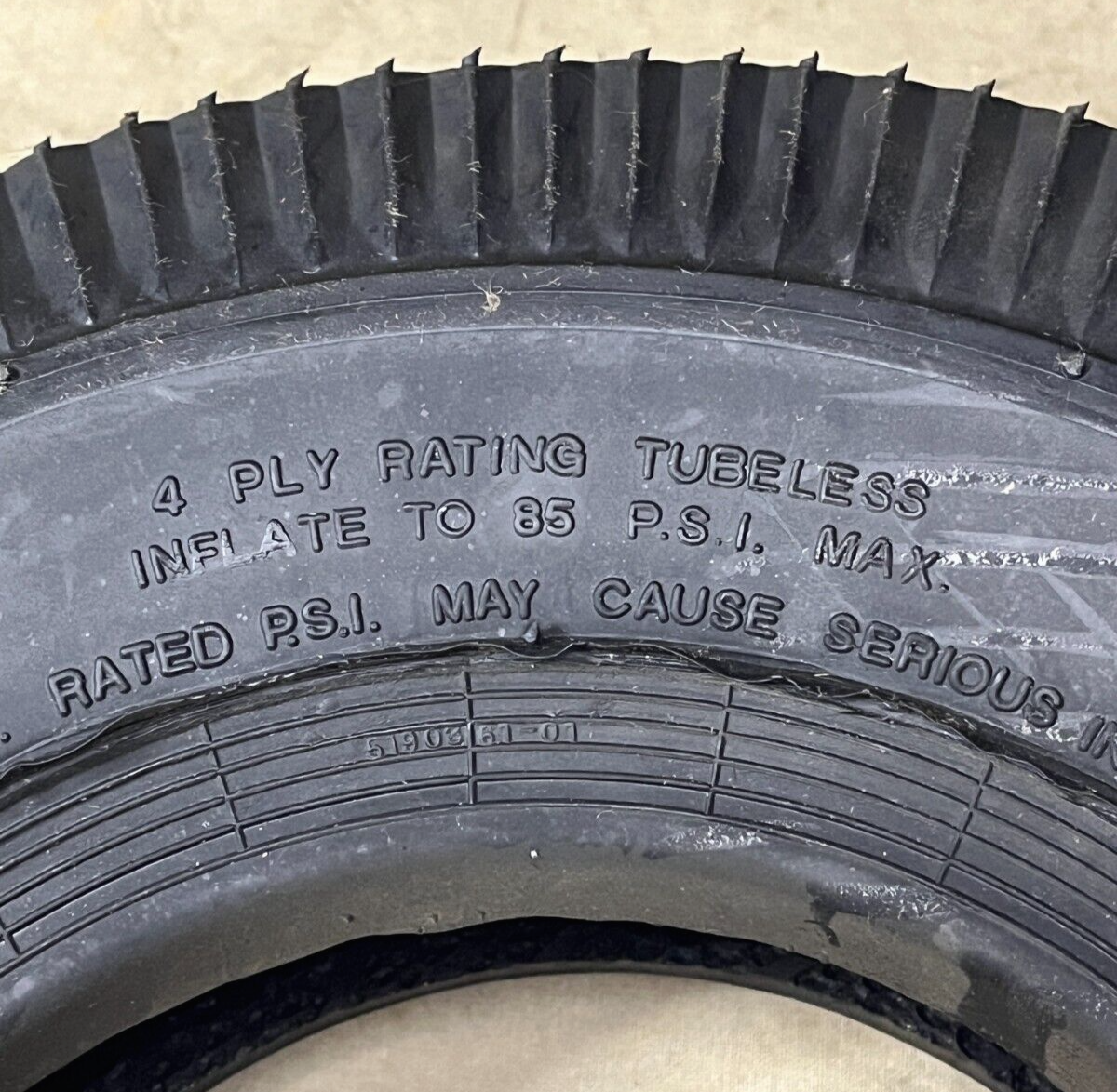 GENUINE CARLISLE SAWTOOTH RIB (NHS) 4.10-6 4 PLY YARD - LAWN TIRE 5190361
