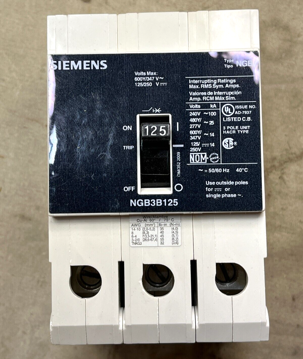 SIEMENS NGB3B125B TYPE NGB 3-POLE 600VAC MAX. 125A MOLDED CASE CIRCUIT BREAKER