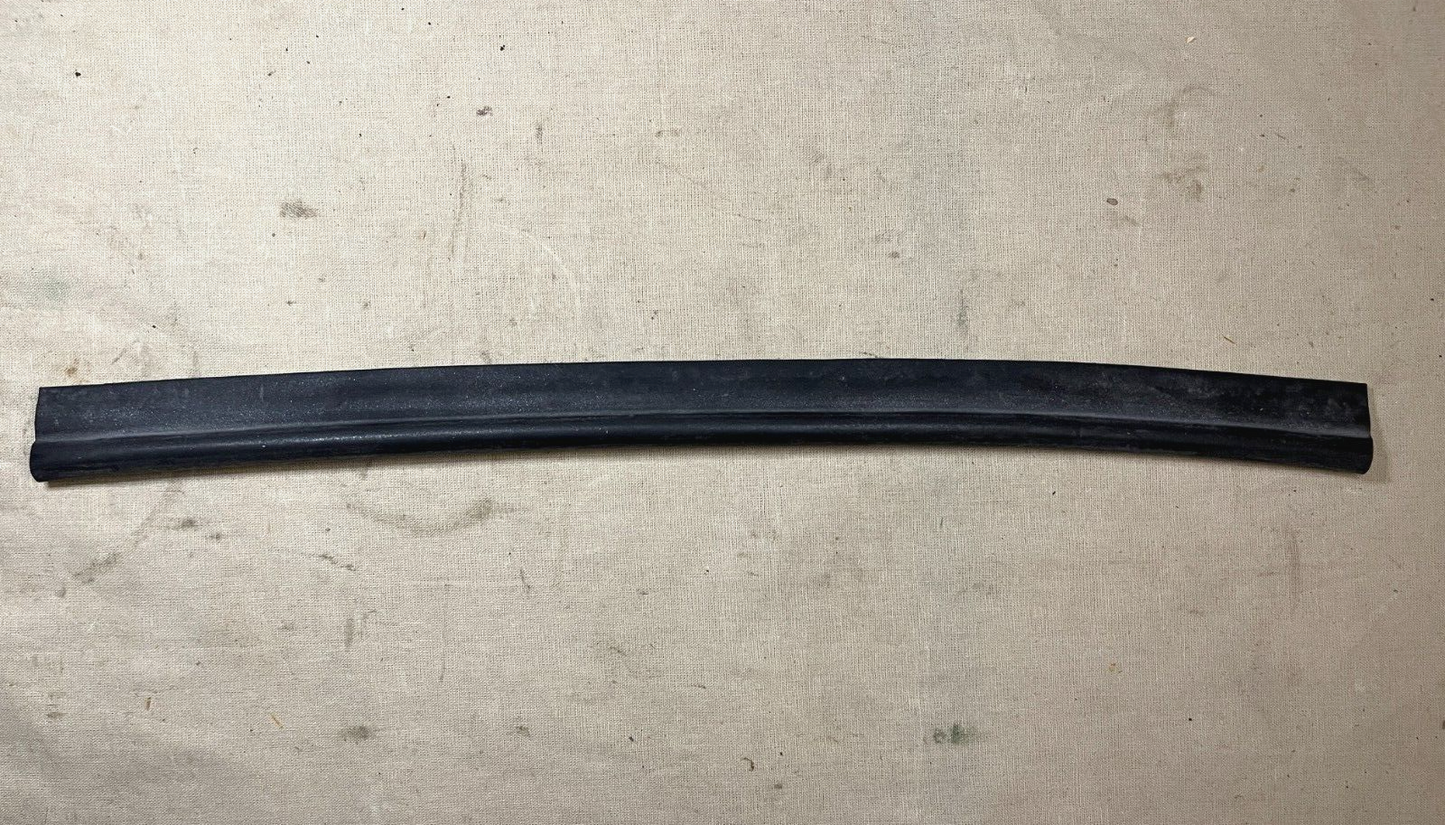 WING-NACELLE-MAINGEAR DOOR NONMETALLIC STRIP SEAL ASSEMBLY 5330-01-595-6634