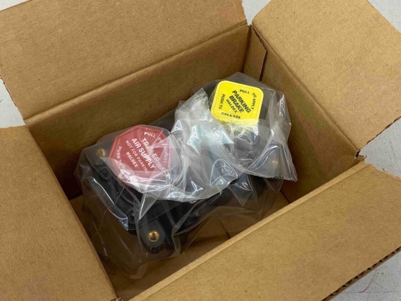 MIDLAND N-4400-D 1730060 AIR BRAKE DASH MANIFOLD VALVE TRUCK 2530-01-362-1613