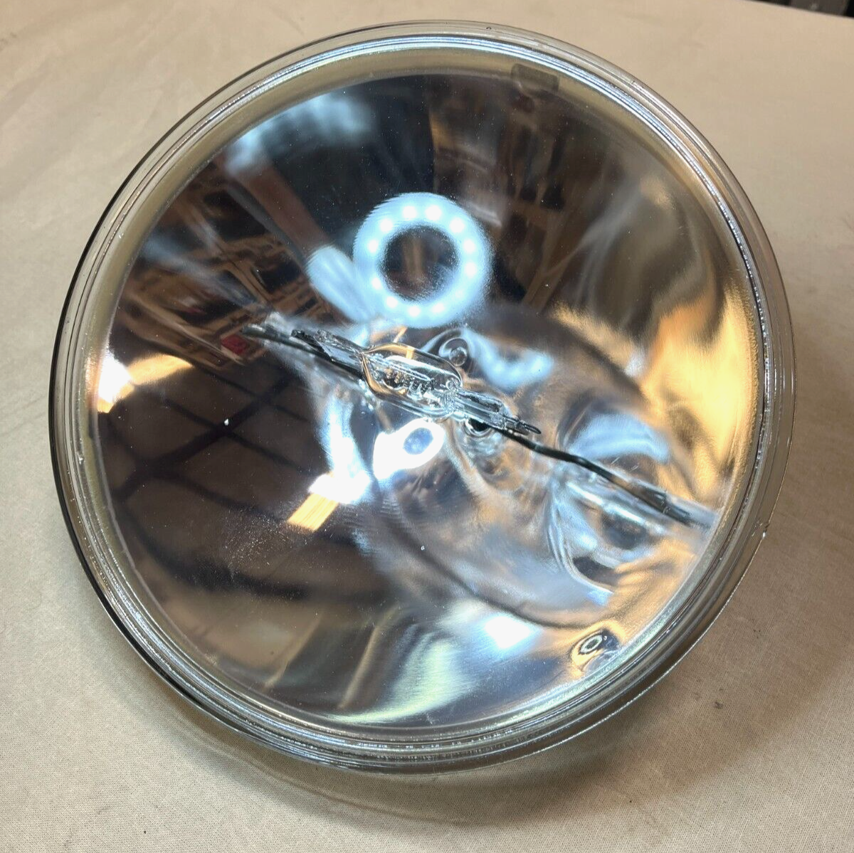 NEW OSHINO Q4559X INCANDESCENT LAMP, SEALED BEAM 28V 600W 6240-00-145-1161