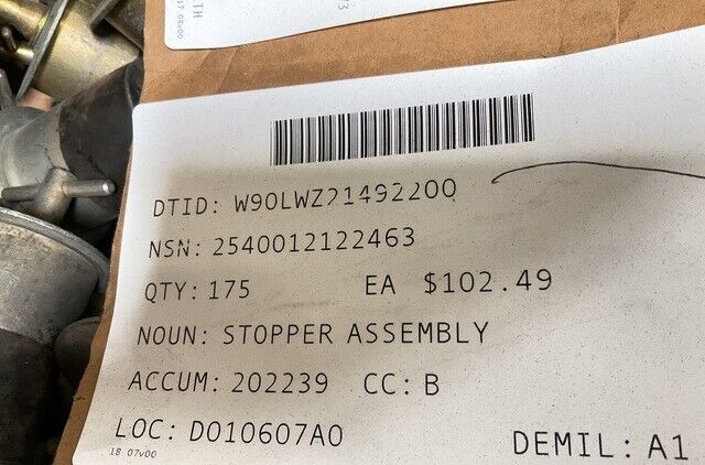 MILITARY M1A1 M1A2 M-1 TANK D00347K 12337107 STOPPER ASSEMBLY 2540-01-212-2463