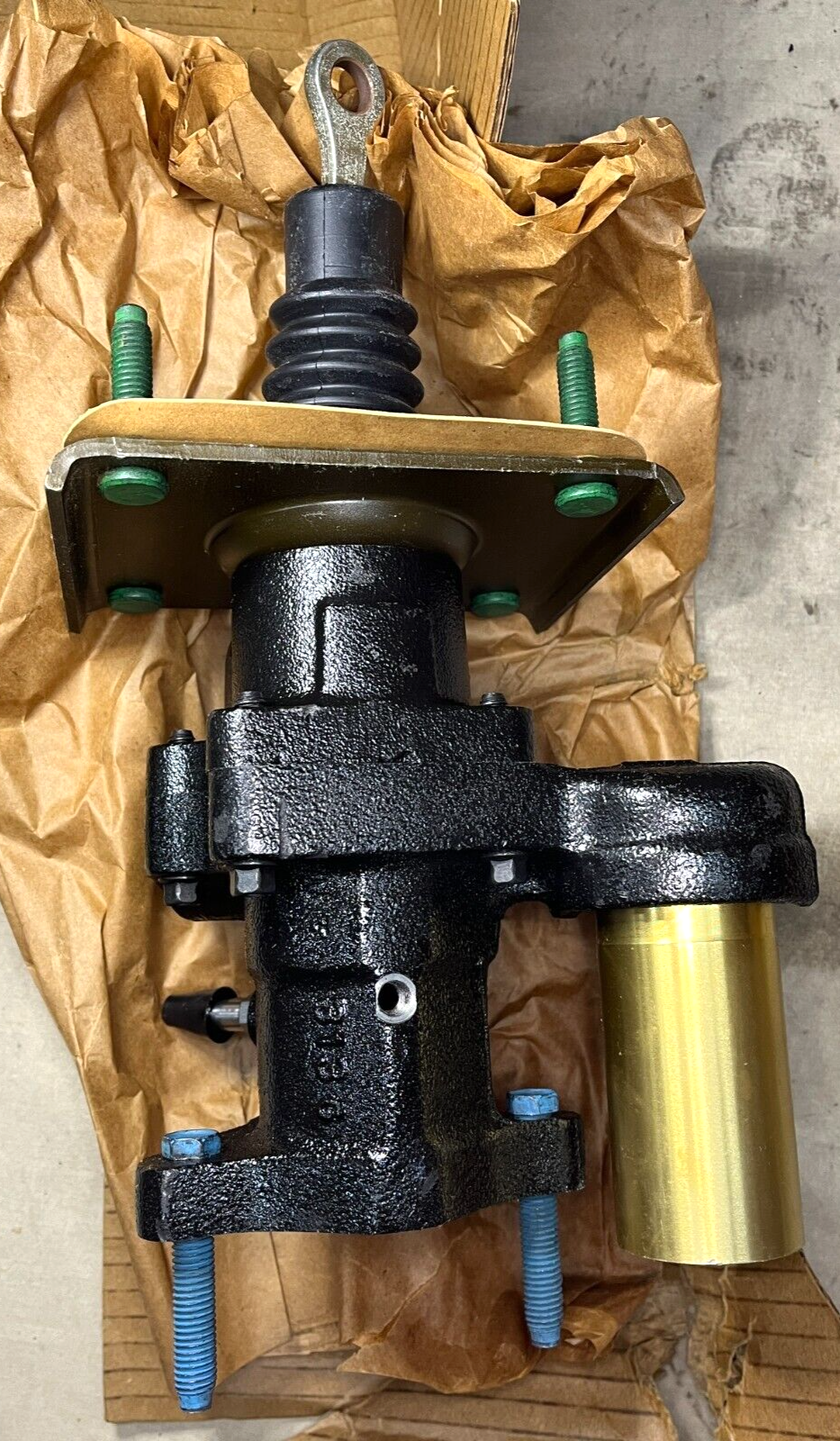 HMMWV M998 BRAKE BOOSTER CYLINDER ASSEMBLY KIT WITH HARDWARE 2530-01-568-8843