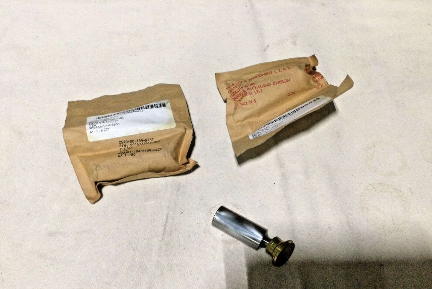 ASSAULT AMPHIBIOUS VEHICLE 706370GC PISTON & SLIPPER COMPONENT 2520-00-149-9251