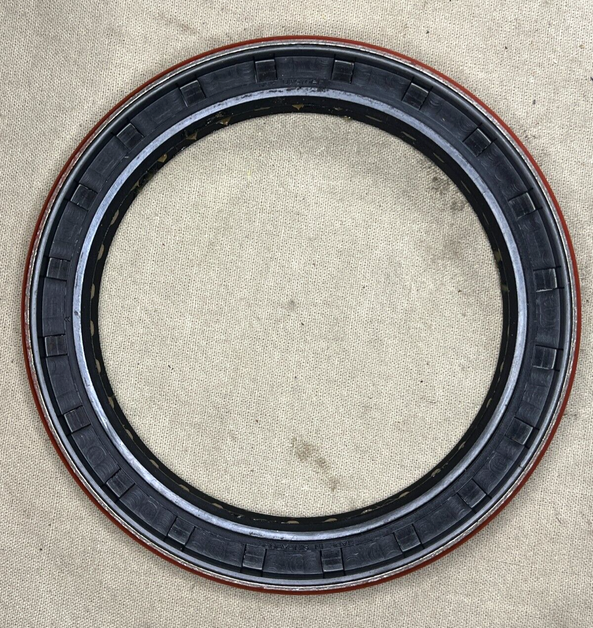 HEMTT M977, M978, M983 DANA 113515 INPUT OUTPUT OIL SEAL 2AT616 5330-01-156-3759
