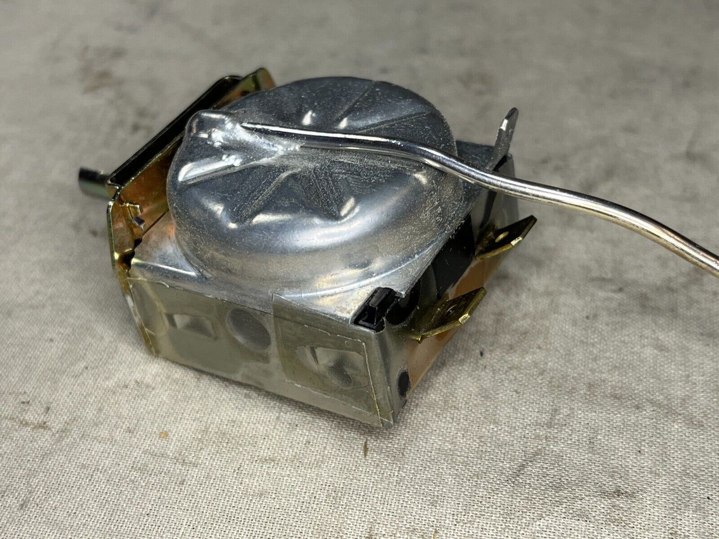 HMMWV CUCV 65139 6V 12V 24V THERMOSTATIC SWITCH 404028 10KP680 5930-01-165-1657