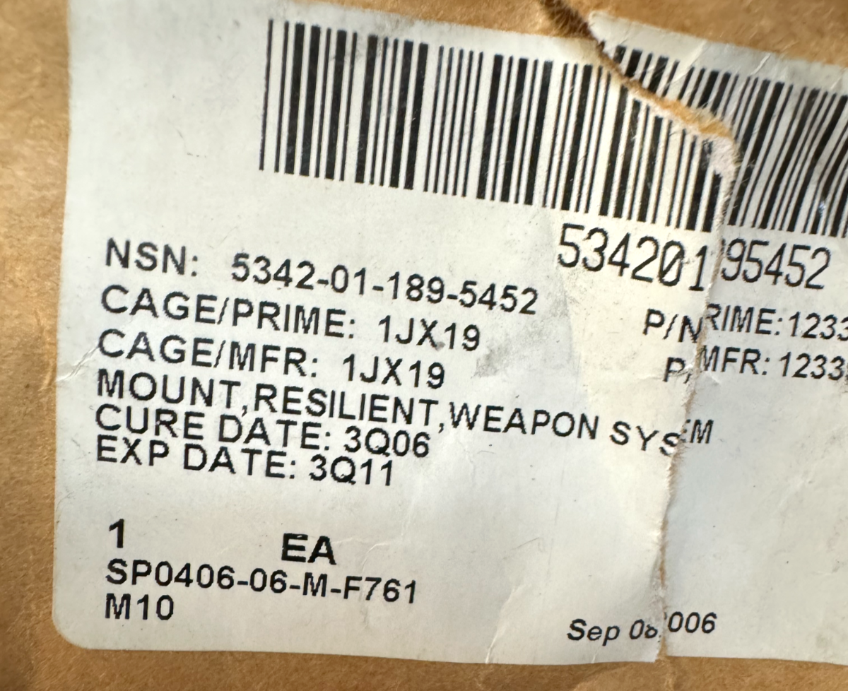 M998 HMMWV 12339244-1 WEAPON SYSTEM RESILIENT MOUNT 5569270 5342-01-189-5452 NOS