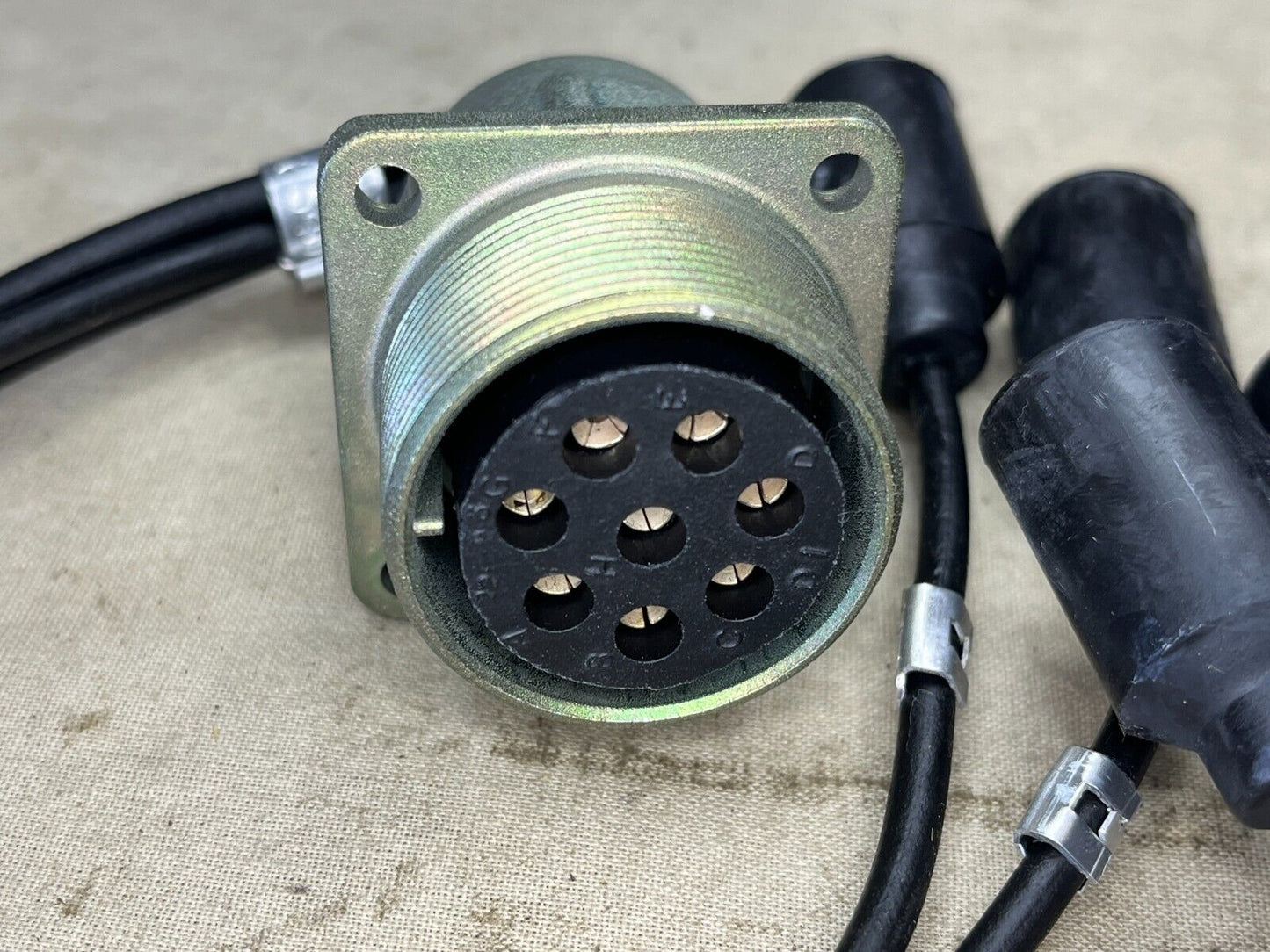 PRESTOLITE ELECTRIC M13486/1-5 RECEPTACLE ASSEMBLY 8683490 5935-00-854-4447