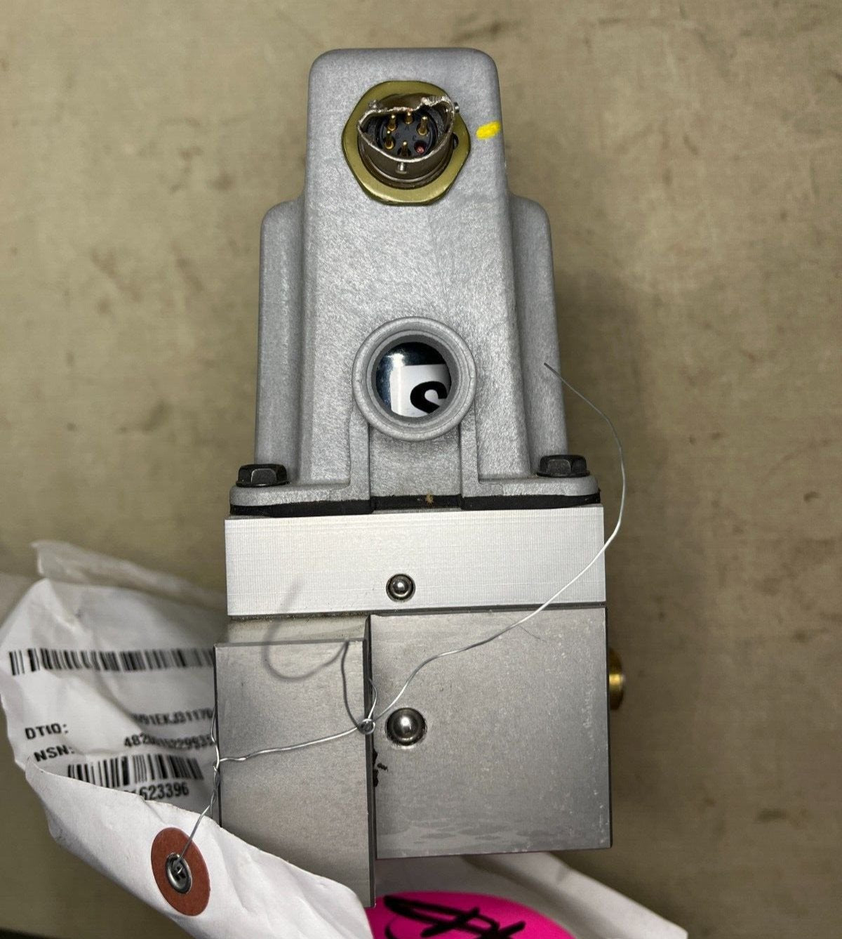 FMTV MRAP SPICER 12418057-001 SYSTEM PRESSURE REGULATING VALVE 4820-01-522-9935