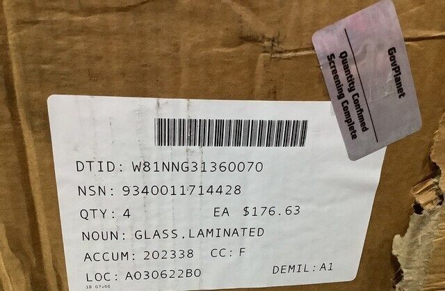 HEMTT, M1070 123268D GREEN LIGHT LAMINATED GLASS 3370738 9340-01-171-4428