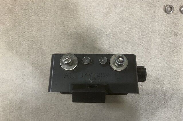 MILITARY FMTV N3207 12422863 AC DUAL VOLTAGE REGULATOR 6110-01-506-8086