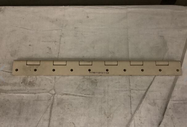 BAE PLS VEHICULAR DOOR HINGE P/N 113313-1-103 NSN 2510-01-532-0580 I0315