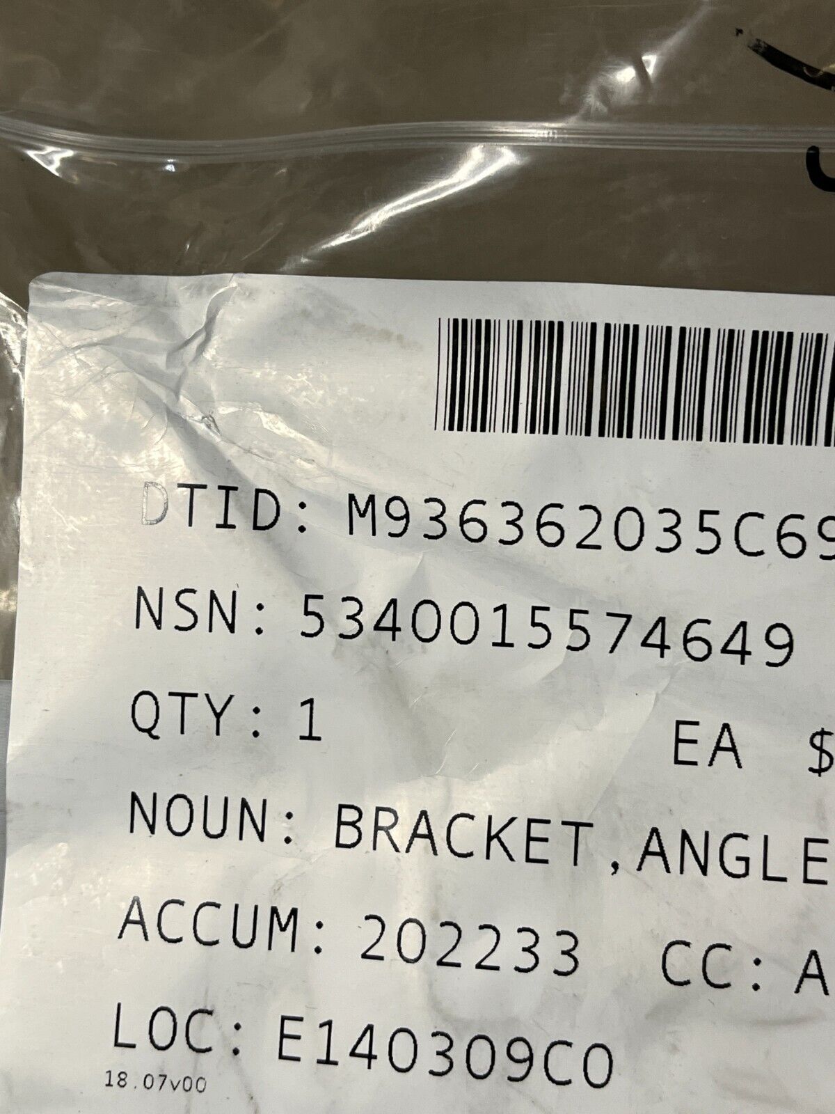 NEW LVSR TRUCK 3664409 ANGLE BRACKET BRKT FENDER SUPPORT 5340-01-557-4649