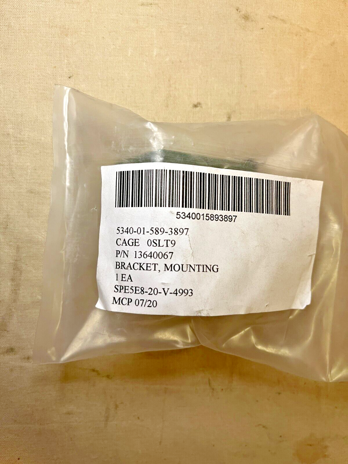BRADLEY FIGHTING VEHICLE 13640067 HOLD DOWN BRACKET ASSEMBLY 5340-01-589-3897