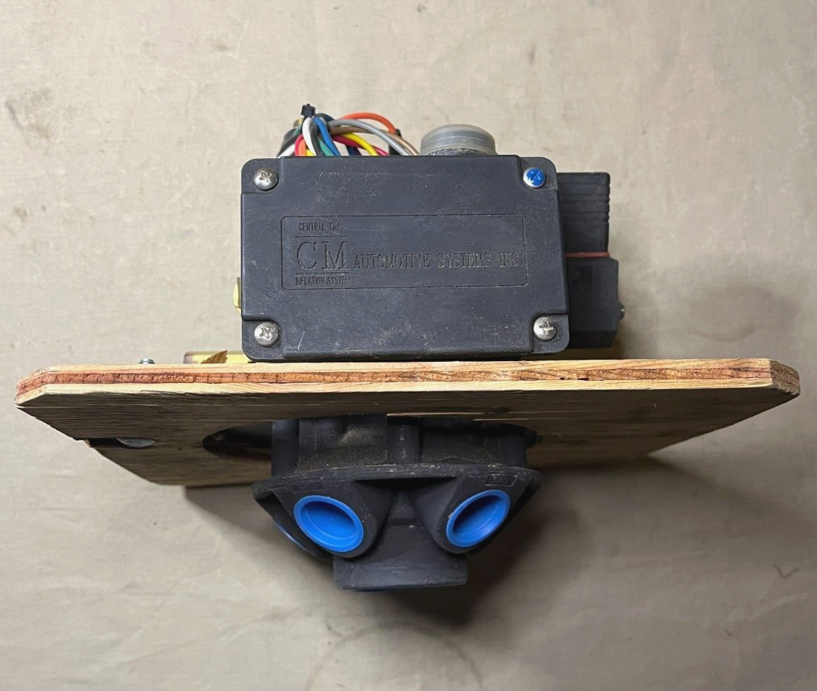 HEMTT M1070, M1075 CM AUTOMOTIVE AIR LINE MANIFOLD 10217023 4730-01-359-9679 NOS