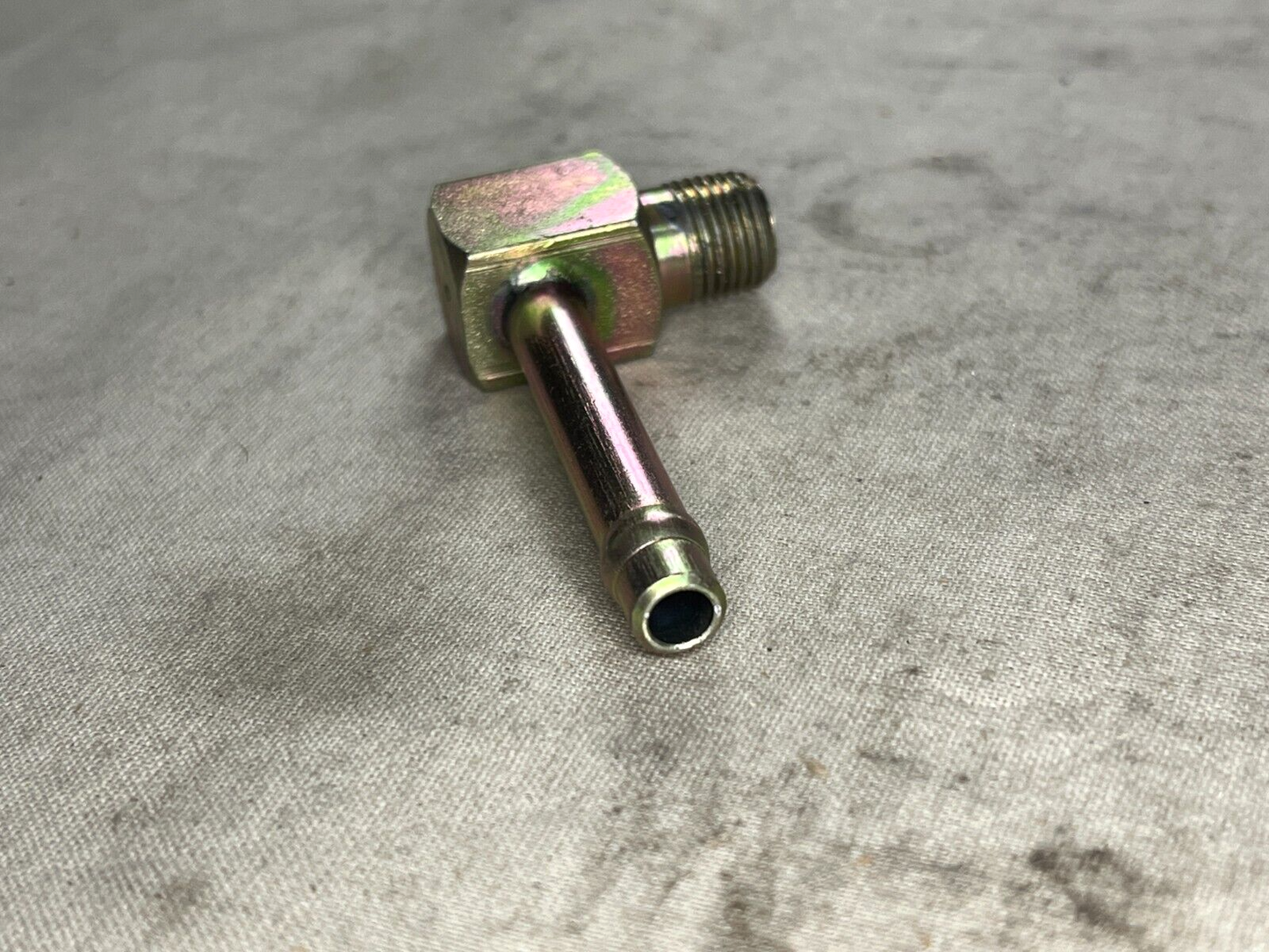 M998 HMMWV 5P4536 1/8'' PIPE TO 1/4'' HOSE BRASS ELBOW 5582652 4730-01-200-4277