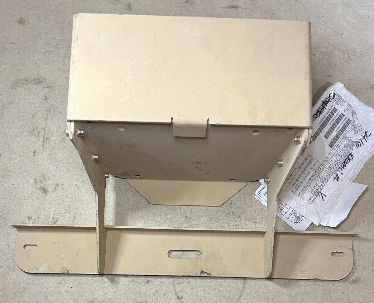 HMMWV HUMVEE SOFT TOP 170442-2 1RWE7 ANTENNA SUPPORT BASE 5985-01-594-2416