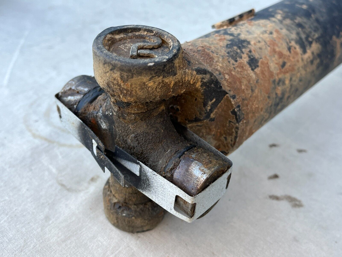 USED M998 HMMWV AM GENERAL PROPELLER SHAFT & U-JOINT 12342620-1 2520-01-423-5120