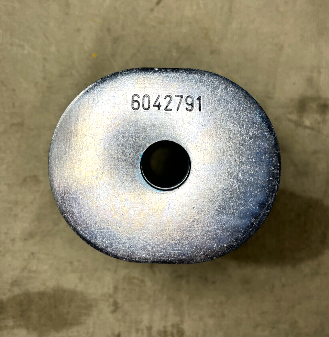 HMMWV HUMVEE LATE STYLE BODY MOUNT 6042800 12598952 5340-01-568-4874