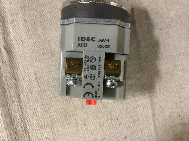 NIMITZ-CLASS AIRCRAFT CARRIER COSPOLICH PCSW90 TOGGLE SWITCH 5930-01-464-6373