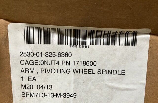 MILITARY M915, M916A1 TRUCK 1718600 PIVOTING WHEEL SPINDLE ARM 2530-01-325-6380